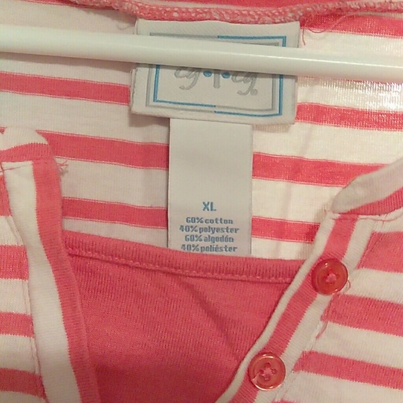 Woman's top - Picture 2 of 5